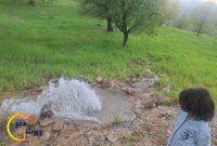 ۷۰ خانوار ۷ سال است که رنج بی آبی را دارند/تنها چاره مسئولان وصله های مکرر به لوله پلاستیکی روستا است ۷۰ خانوار ۷ سال است که رنج بی آبی را دارند/تنها چاره مسئولان وصله های مکرر به لوله پلاستیکی روستا است