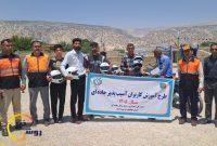 توزیع ۸۰ کلاه ایمنی در بهمئی؛ گامی برای کاهش تلفات موتورسواران
